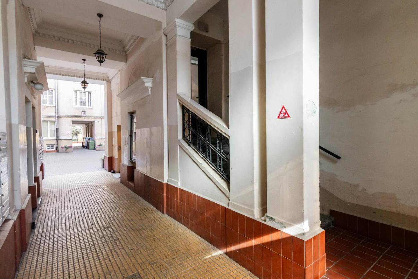 Fifty Studio City Center Sienna Варшава Екстериор снимка